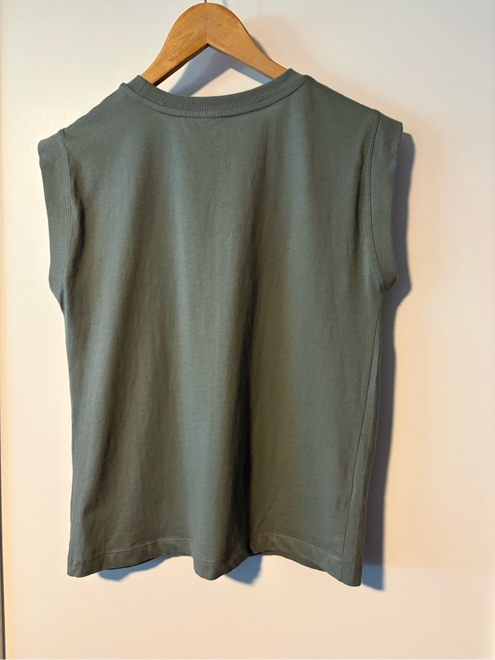 LOFT Olive Green Shoulder Pad Muscle Tee XS Petite Casual Athleisure Top - Picture 3 of 4